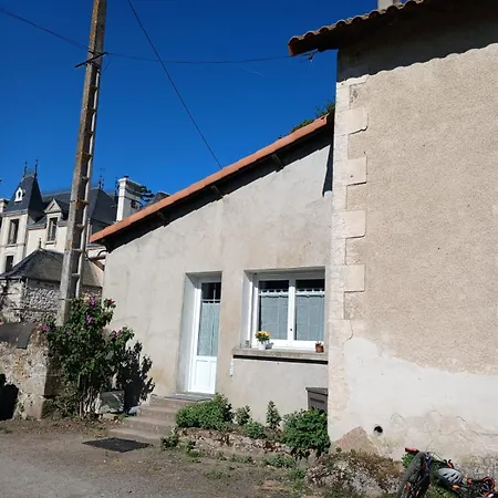 Aux Portes De Parthenay Apartamento *