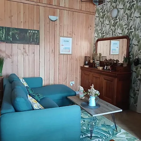 Aux Portes De Parthenay Apartamento *